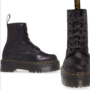 Dr Martens crackle boot